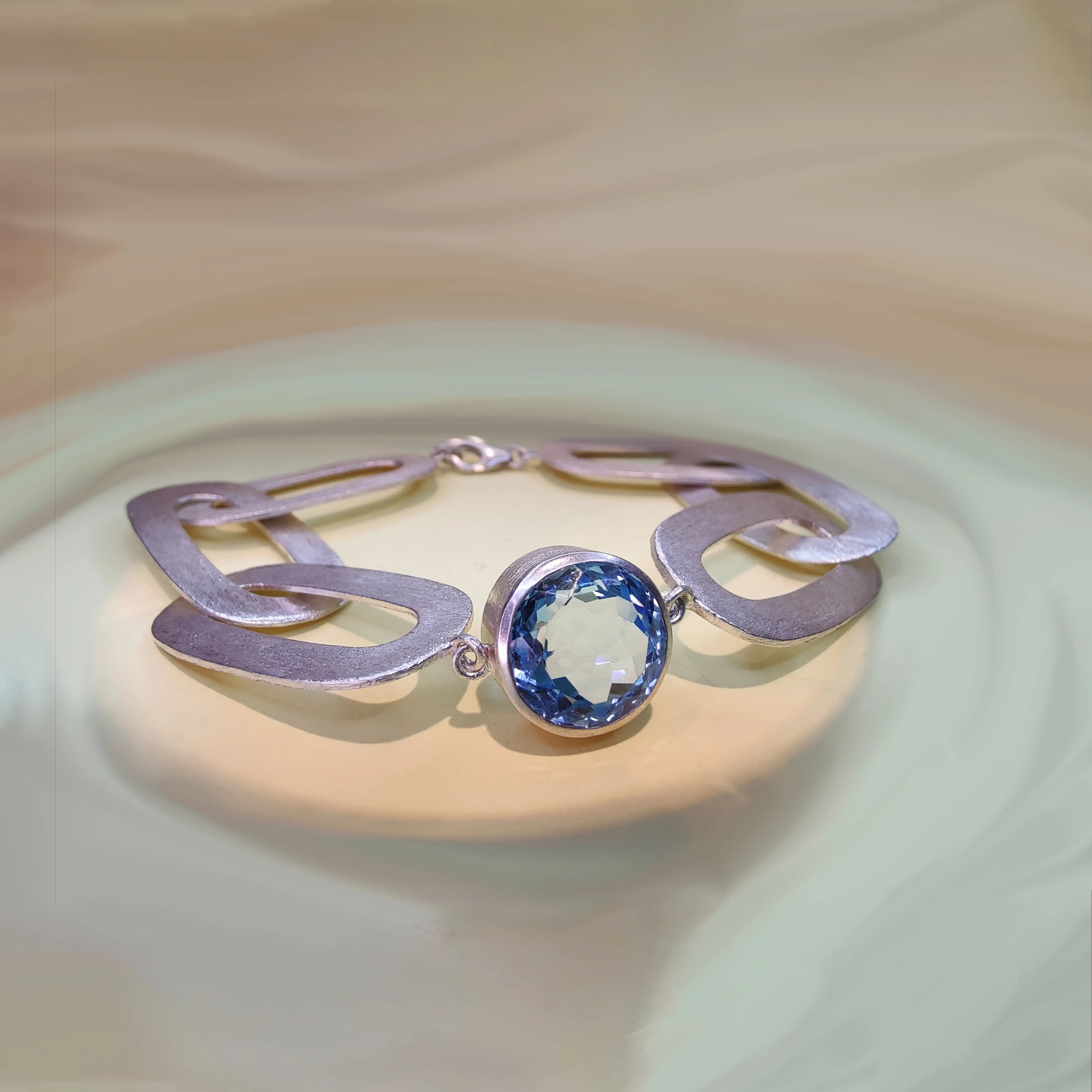 Discover unique jewelry pendants near me for every occasion