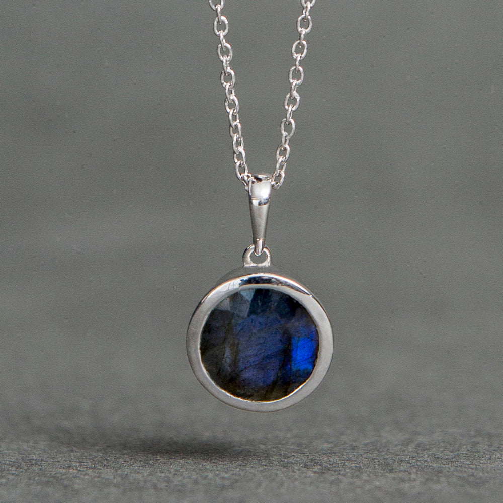 Big Labradorite Pendant in 925 Sterling Silver
