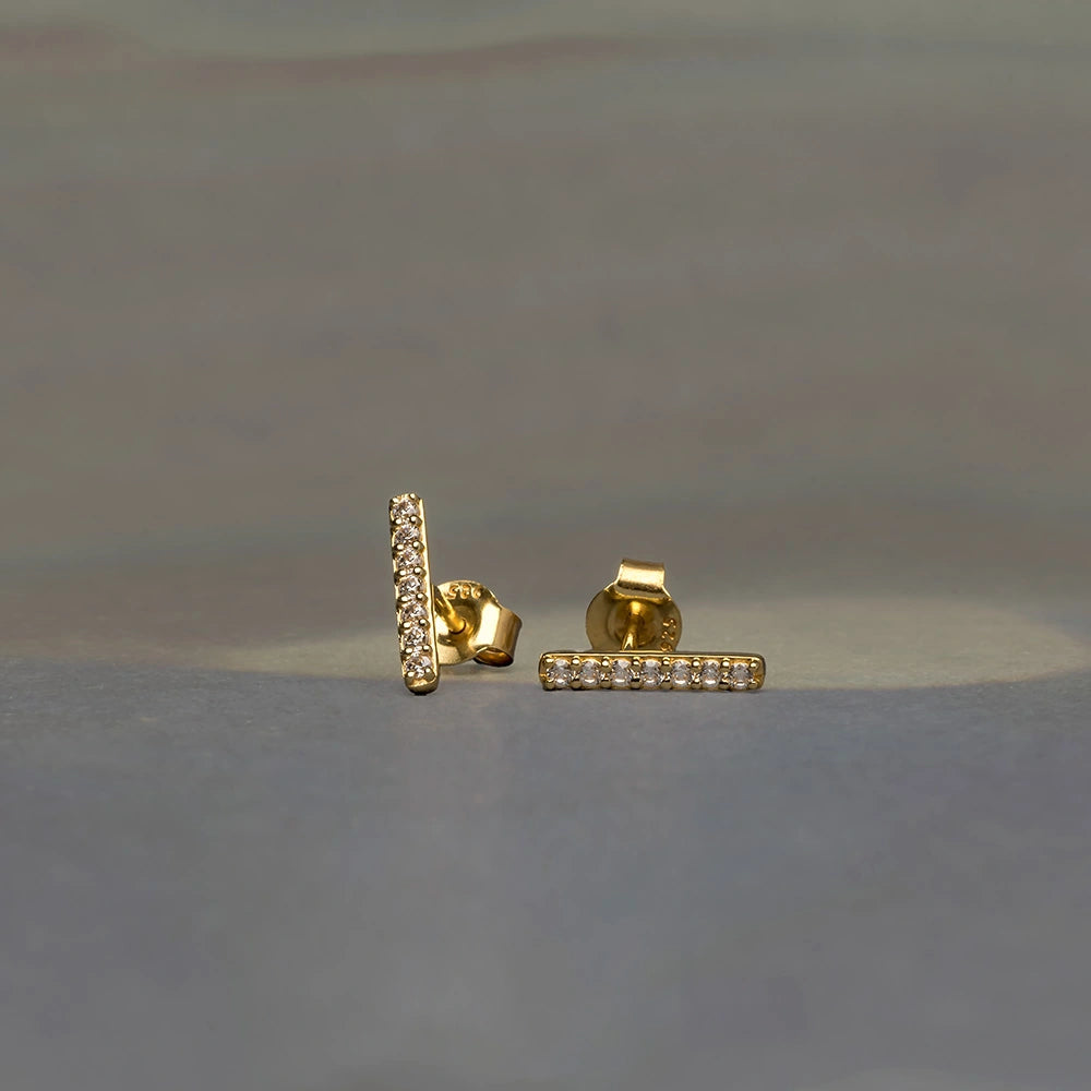 Classic diamond bar Stud Earring