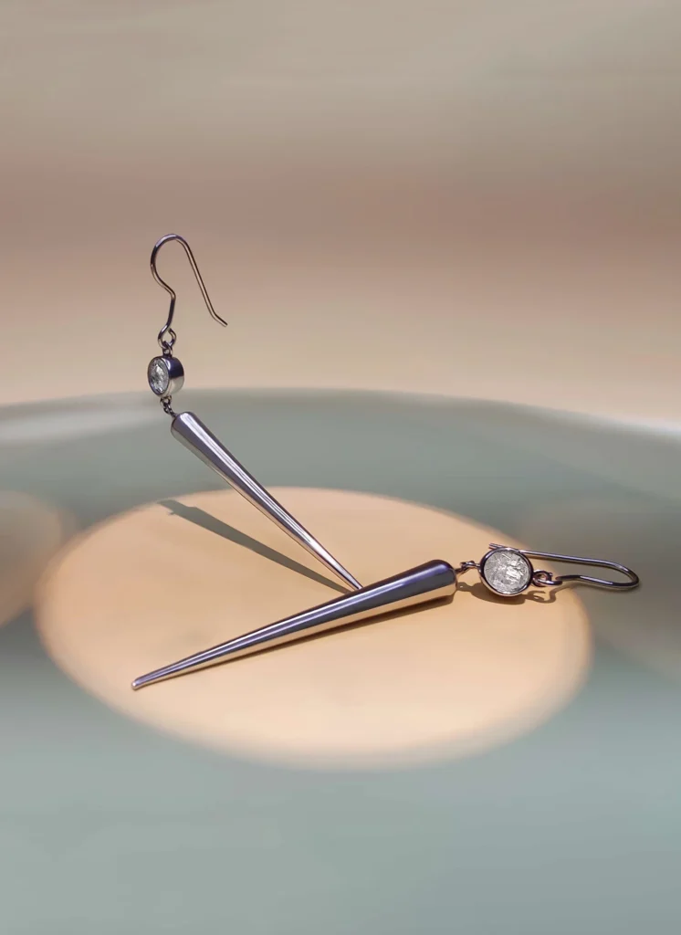 NEEDLE EARRING